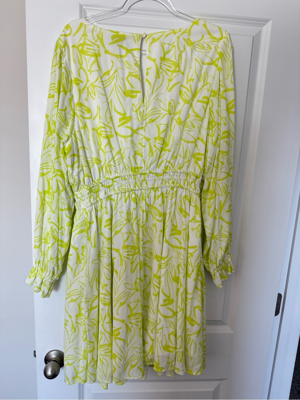 Torrid Size 1 White Lime Floral Smocked Waist Long Sleeve Fit & Flare Dress - Picture 9 of 11